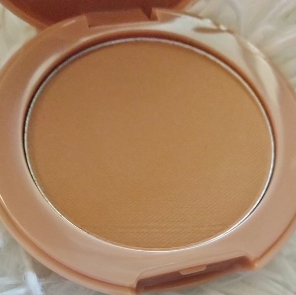 🆕🎉Host Pick 🎉🆕️Hanalei Beauty Company Matte Bronzer - Picture 16 of 16